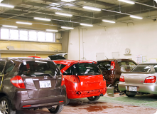 店舗となりの整備工場に直行!